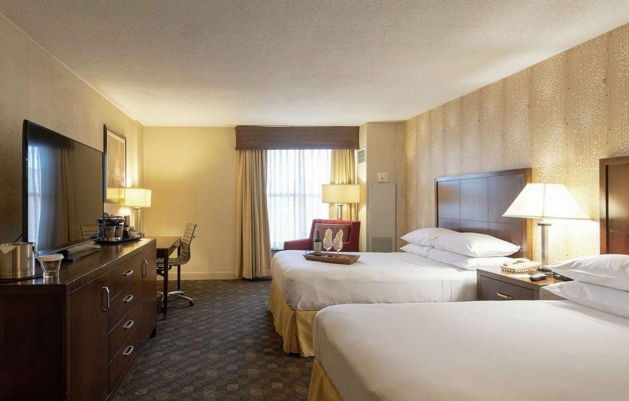 DoubleTree by Hilton Norfolk Airport Hotell Eksteriør bilde